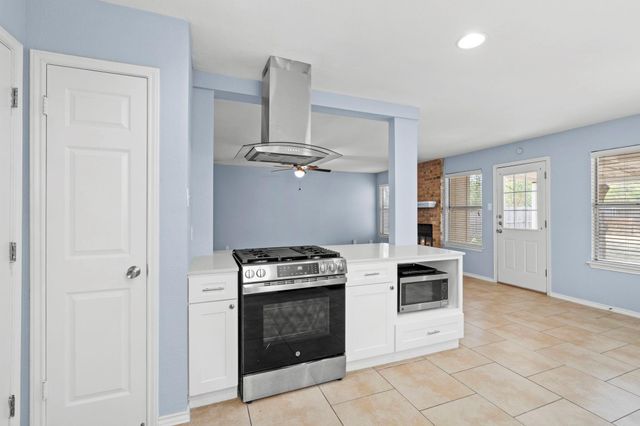4015 Iriona BND, Austin, TX 78749