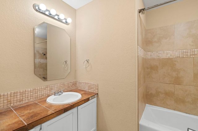 4015 Iriona BND, Austin, TX 78749