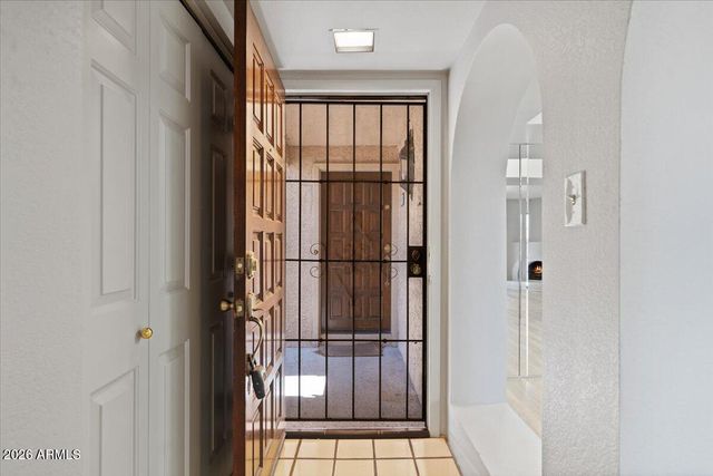 10410 N CAVE CREEK Road 1009, Phoenix, AZ 85020