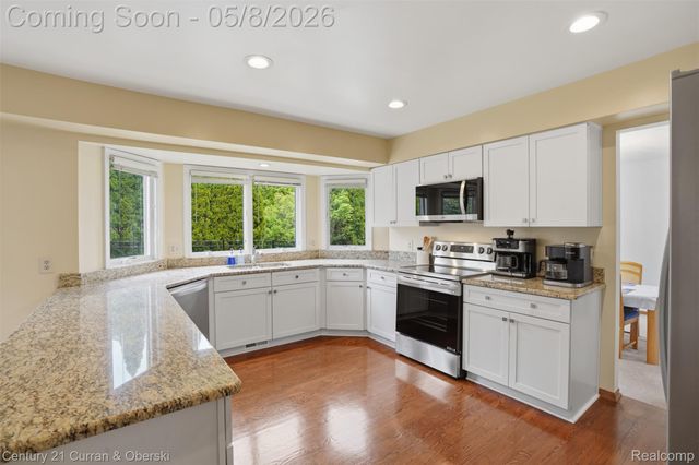 44775 Dunbarton Court, Novi, MI 48375