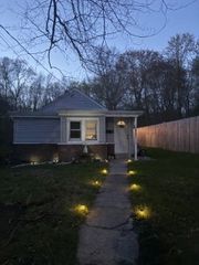 196 Rolf Ave, Chicopee, MA 01020