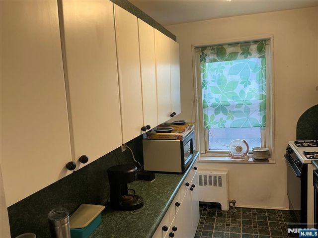 2195 N Central Road 3E, Fort Lee, NJ 07024