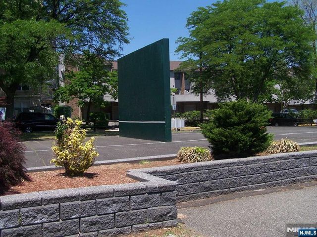 2195 N Central Road 3E, Fort Lee, NJ 07024