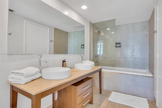 485 Brickell Ave 3401, Miami, FL 33131