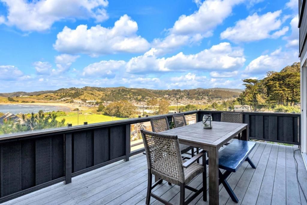 Image 25 of property listing at 279 Sterling Avenue, Pacifica, CA 94044