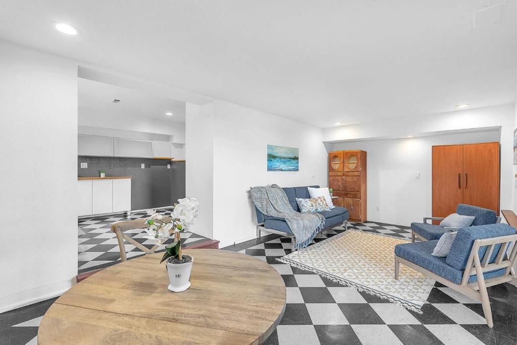 Image 26 of property listing at 279 Sterling Avenue, Pacifica, CA 94044