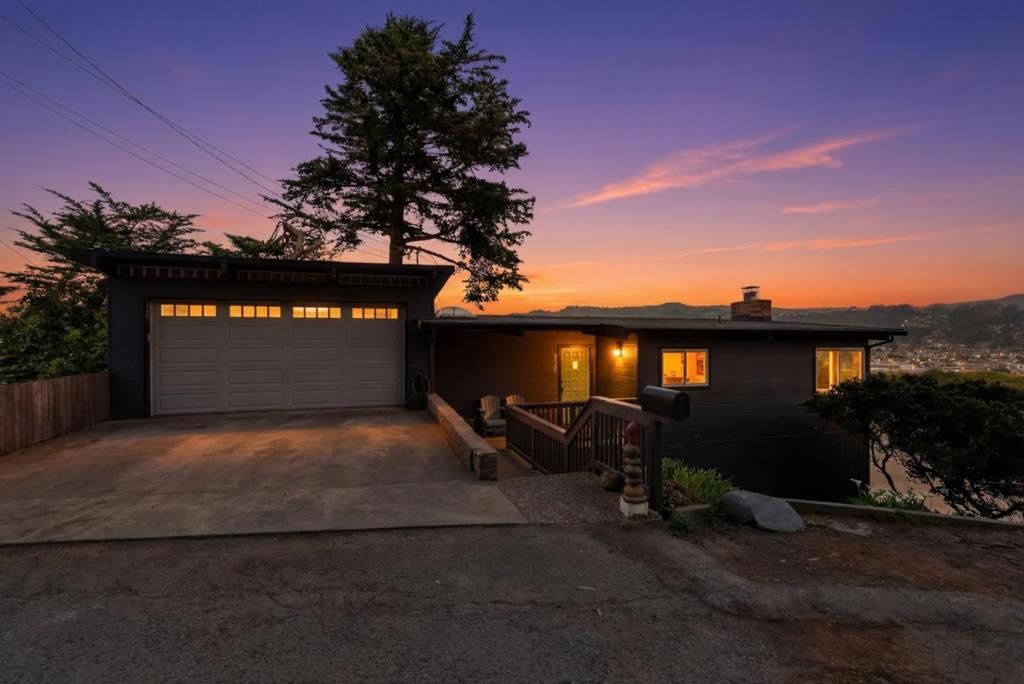 Image 45 of property listing at 279 Sterling Avenue, Pacifica, CA 94044