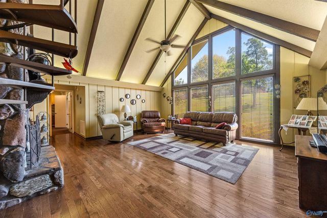 1000 Brentwood Drive NE, Cullman, AL 35055