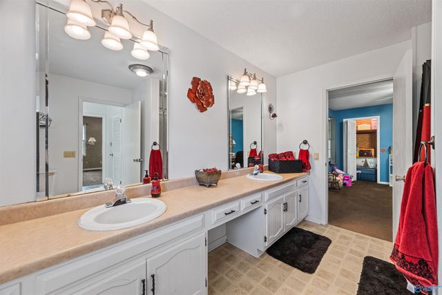 1000 Brentwood Drive NE, Cullman, AL 35055
