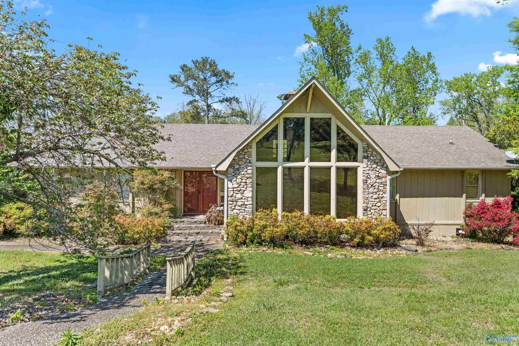 1000 Brentwood Drive NE, Cullman, AL 35055