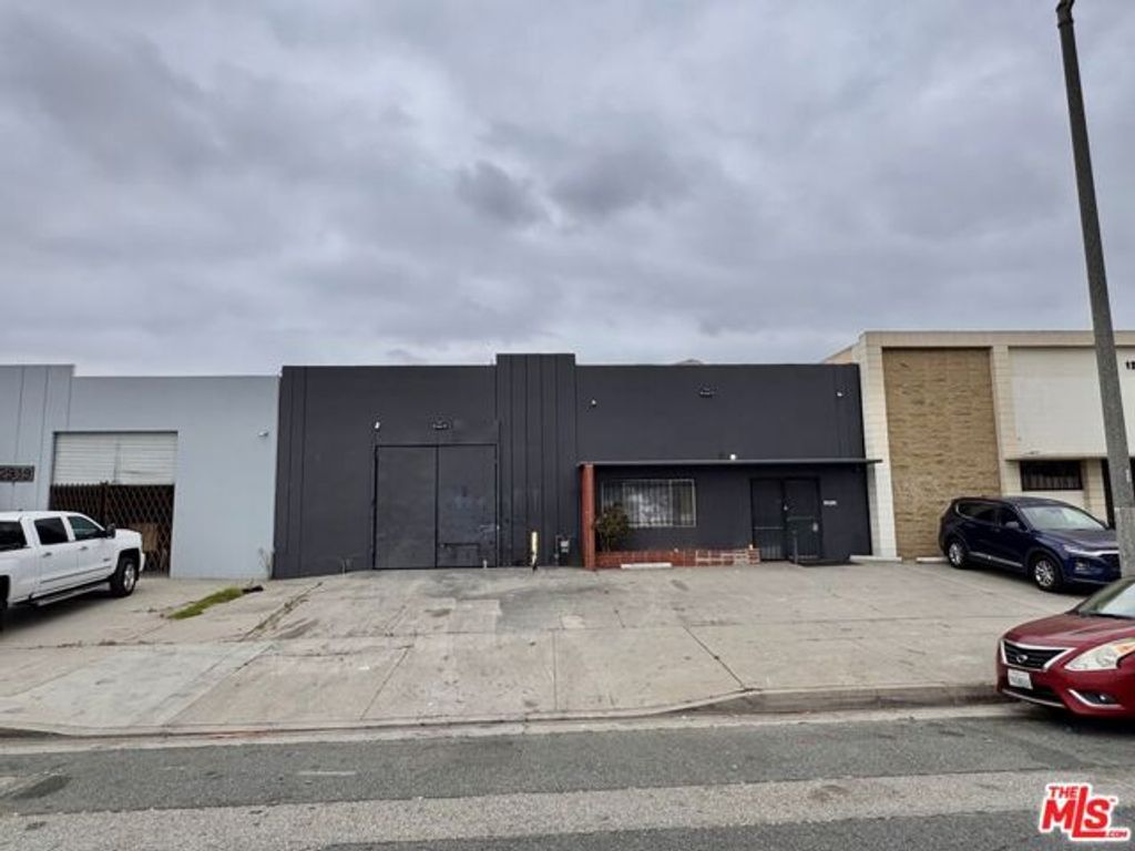 12913 S Broadway, Los Angeles, CA 90061