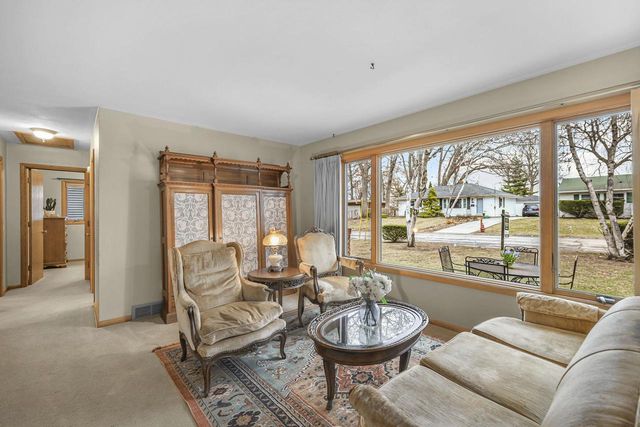 5111 Arrowhead Drive, Monona, WI 53716