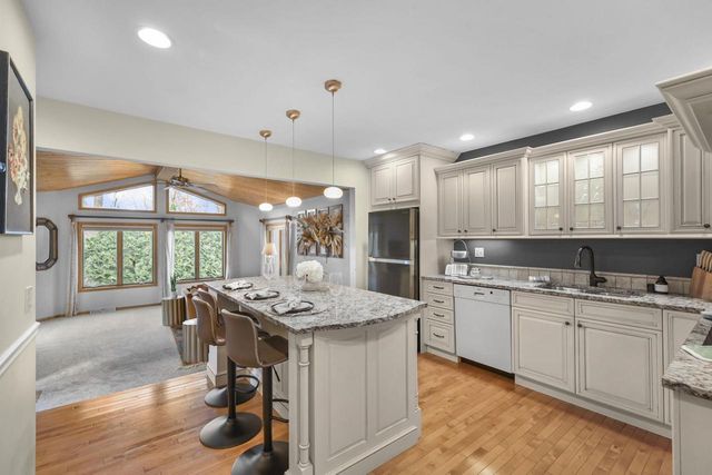 5111 Arrowhead Drive, Monona, WI 53716