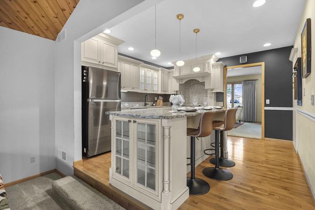 5111 Arrowhead Drive, Monona, WI 53716