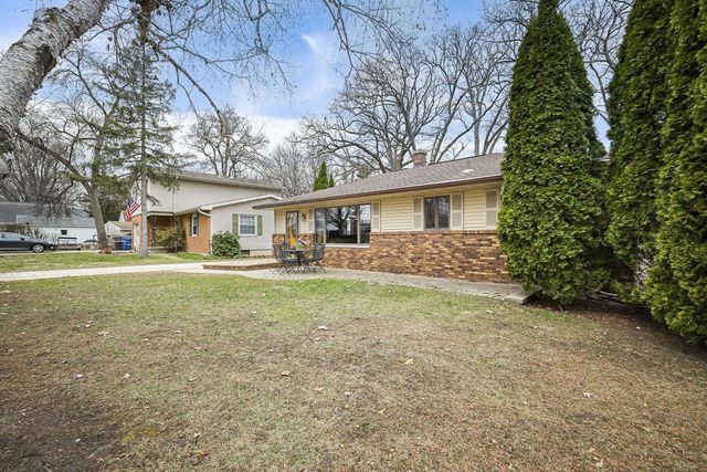 5111 Arrowhead Drive, Monona, WI 53716