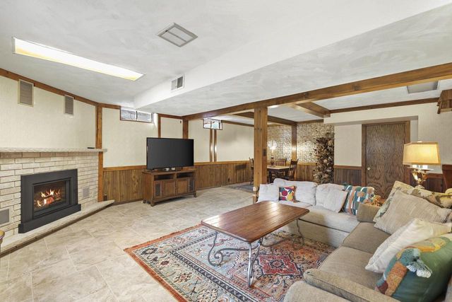 5111 Arrowhead Drive, Monona, WI 53716