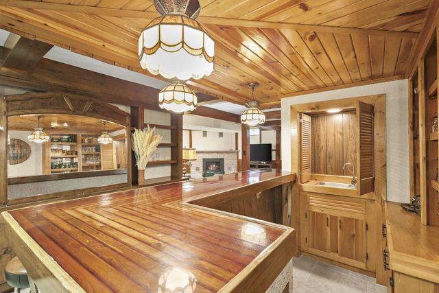 5111 Arrowhead Drive, Monona, WI 53716