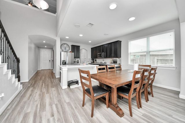 2203 Laurel Pass Court, Pearland, TX 77089