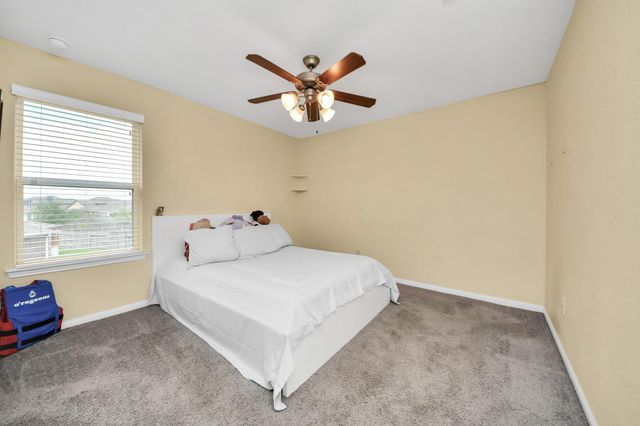 2203 Laurel Pass Court, Pearland, TX 77089