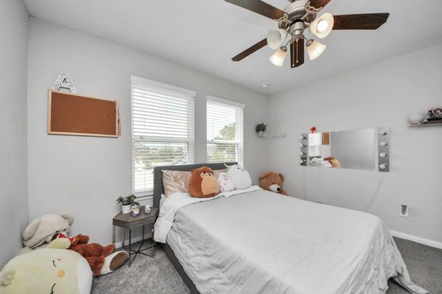 2203 Laurel Pass Court, Pearland, TX 77089