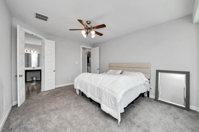 2203 Laurel Pass Court, Pearland, TX 77089