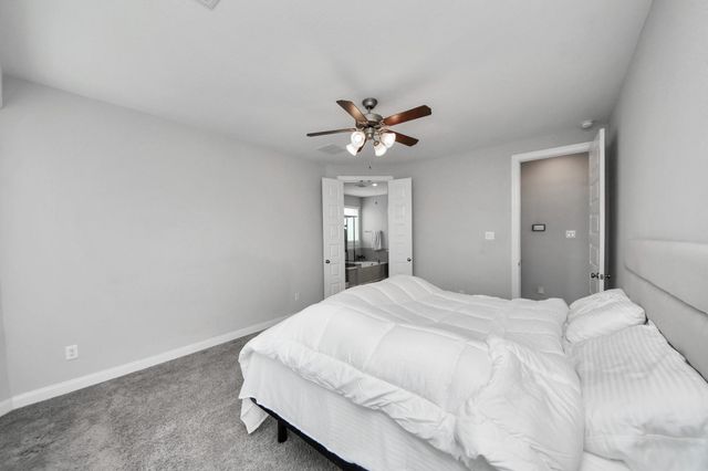 2203 Laurel Pass Court, Pearland, TX 77089