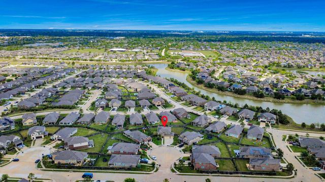 2203 Laurel Pass Court, Pearland, TX 77089