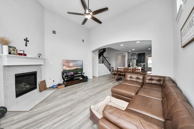 2203 Laurel Pass Court, Pearland, TX 77089