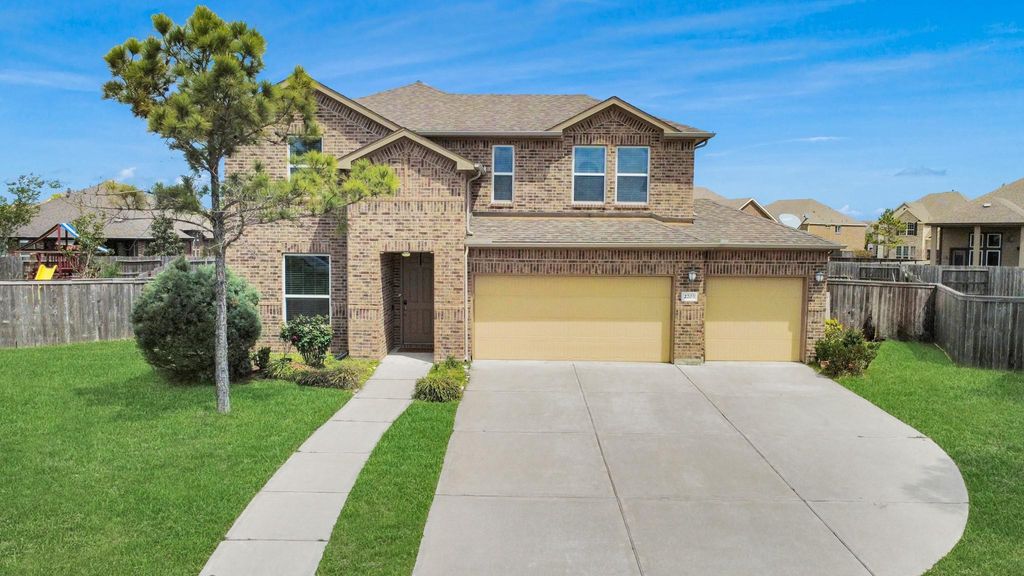 2203 Laurel Pass Court, Pearland, TX 77089