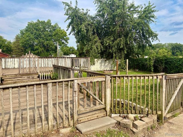 22725 Armstrong Avenue, Brownstown Charter Township, MI 48193