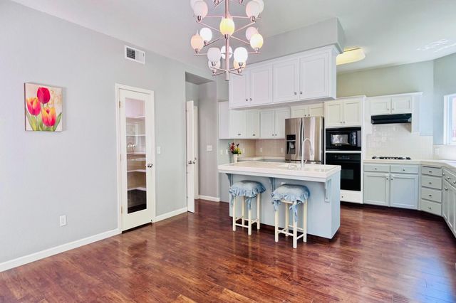 2771 E Waterford, Fresno, CA 93720