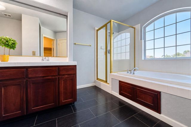 2771 E Waterford, Fresno, CA 93720