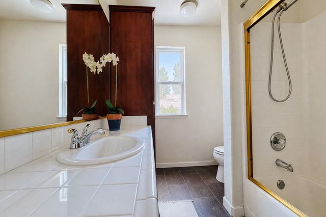 2771 E Waterford, Fresno, CA 93720