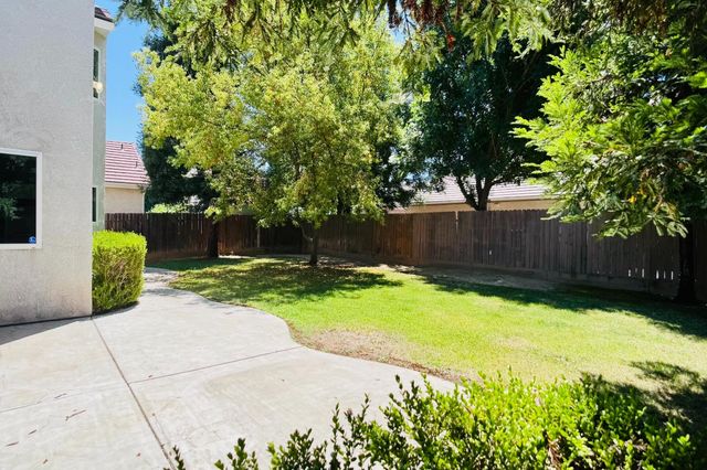 2771 E Waterford, Fresno, CA 93720