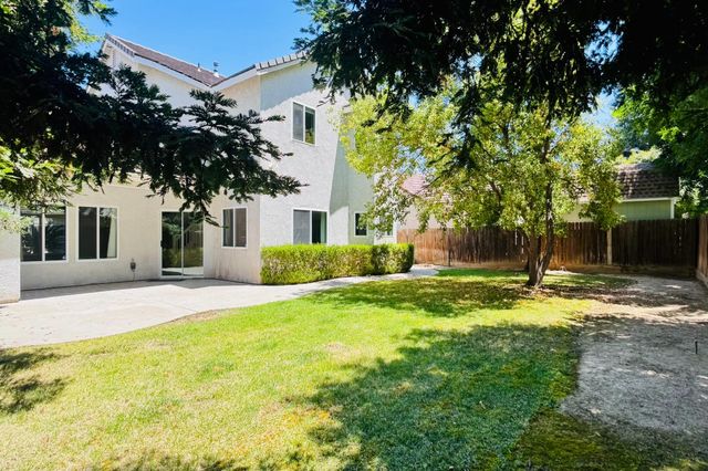 2771 E Waterford, Fresno, CA 93720