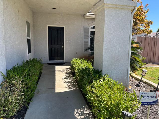 2771 E Waterford, Fresno, CA 93720