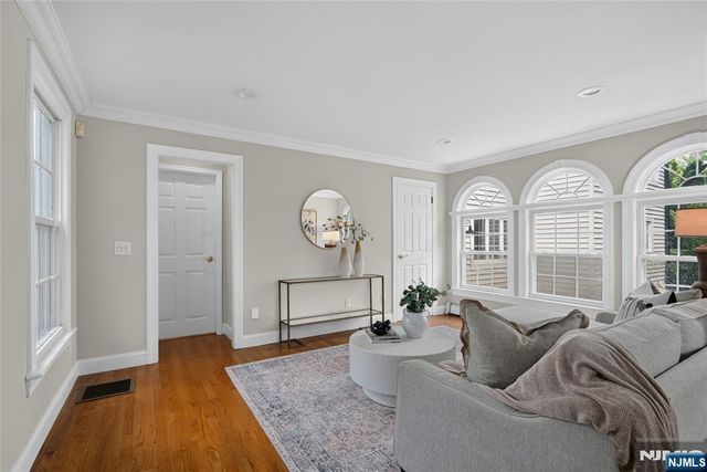 415 Lincoln Avenue, Glen Rock, NJ 07452