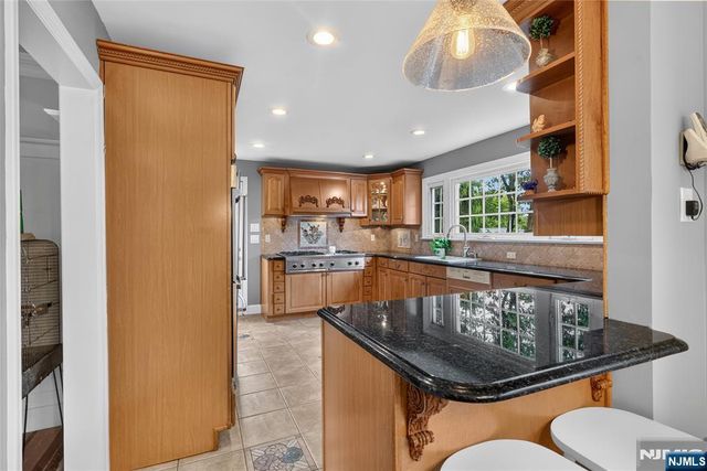 415 Lincoln Avenue, Glen Rock, NJ 07452