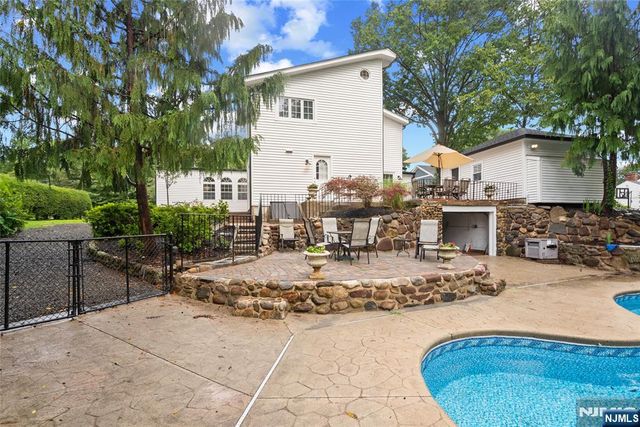 415 Lincoln Avenue, Glen Rock, NJ 07452