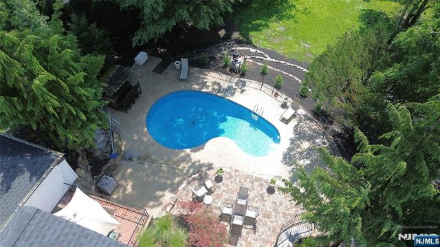415 Lincoln Avenue, Glen Rock, NJ 07452