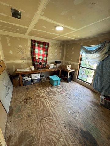 515 County Road 121, Gainesville, TX 76240