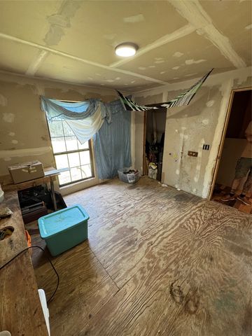 515 County Road 121, Gainesville, TX 76240