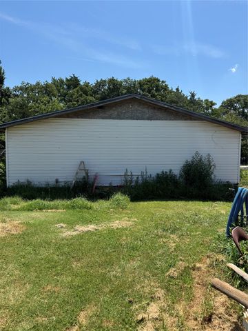 515 County Road 121, Gainesville, TX 76240