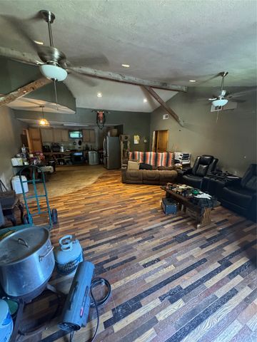 515 County Road 121, Gainesville, TX 76240