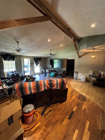 515 County Road 121, Gainesville, TX 76240