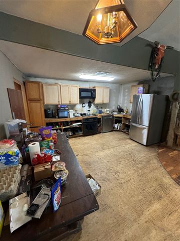 515 County Road 121, Gainesville, TX 76240