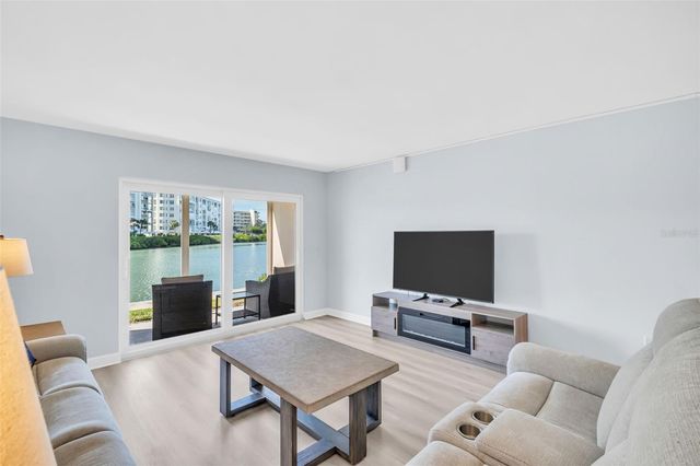 7930 SUN ISLAND DRIVE S 104, South Pasadena, FL 33707