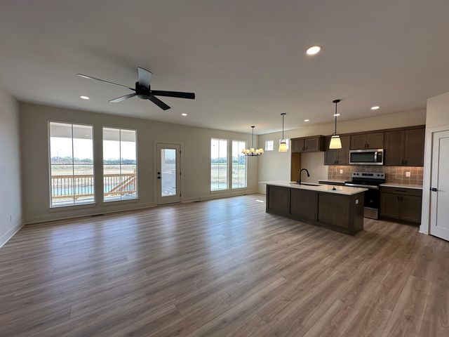 2704 S Clear Creek, Wichita, KS 67230