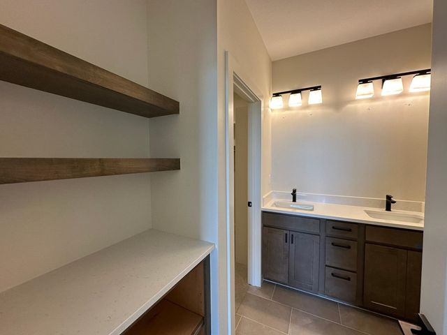 2704 S Clear Creek, Wichita, KS 67230