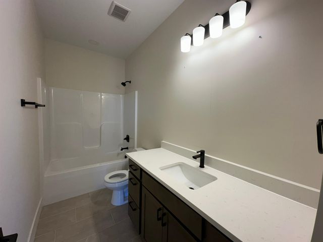 2704 S Clear Creek, Wichita, KS 67230